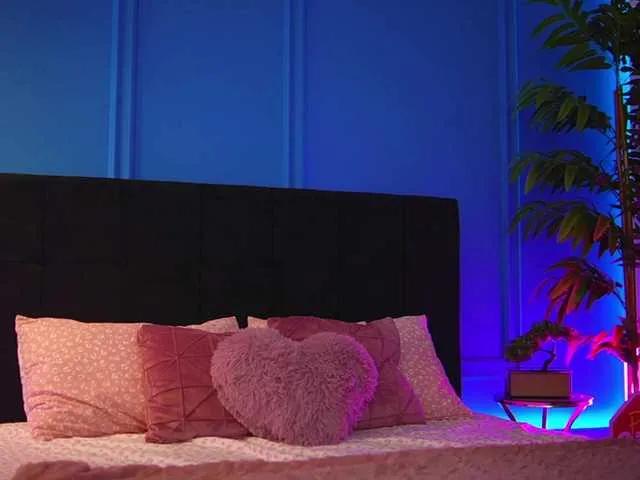 AlexxisRae — I'm the kind of girl who enjoys slow teasing, soft whispers, and genuine connection. Every time we meet, it's a chance to discover something new, maybe even a e addictive.