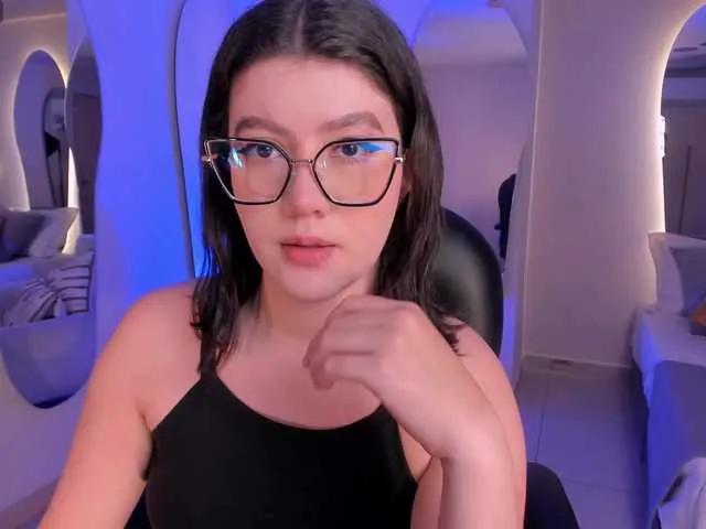 AmberFarrell — I love it when they support me, that means they like my show and get horny with my body, talk dirty to me and at the same time with affection, both things make me very horny