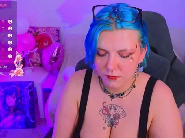 Freechat bluelunaray on BongaCams