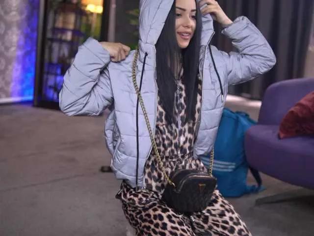 Freechat CherrySelena on BongaCams