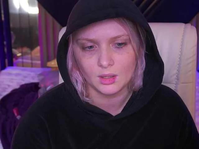 Offline CoolTatis on BongaCams