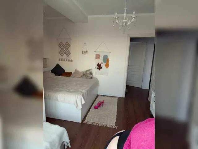 Freechat crazyanna9 on BongaCams