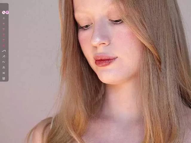 Freechat CuteShine on BongaCams