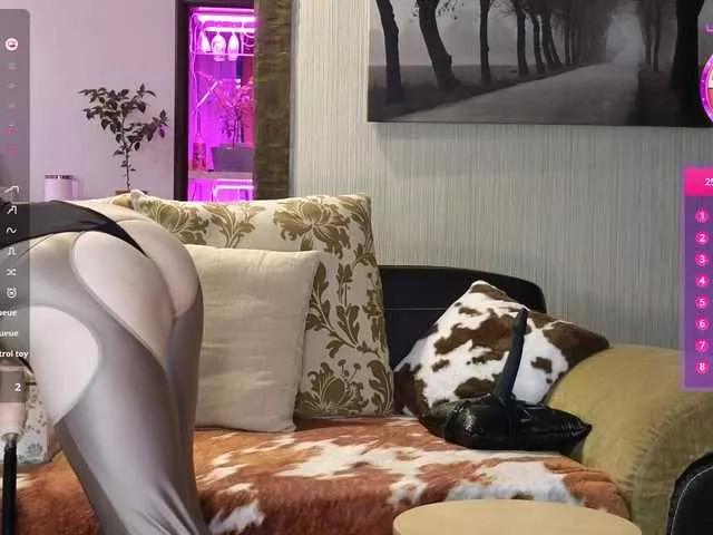 Offline DashaHart on BongaCams