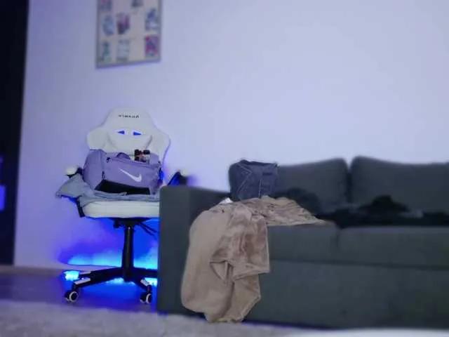 Offline EmilyxJames on BongaCams