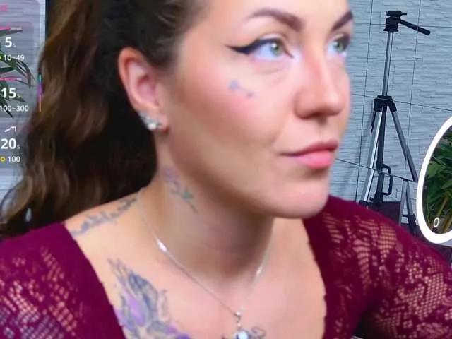 Freechat IvorySwan on BongaCams