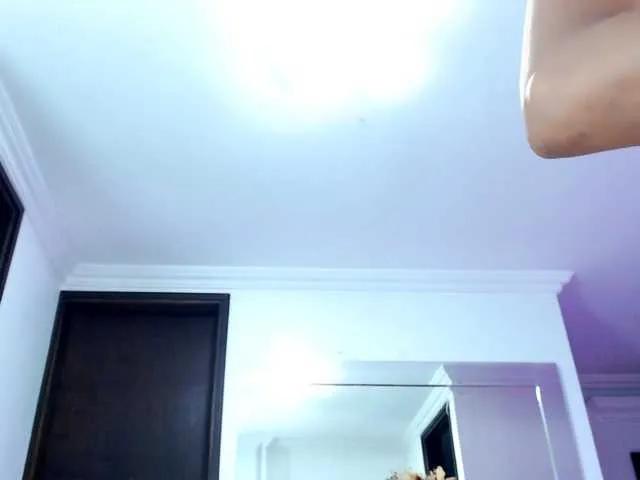 Freechat julietjohnson on BongaCams