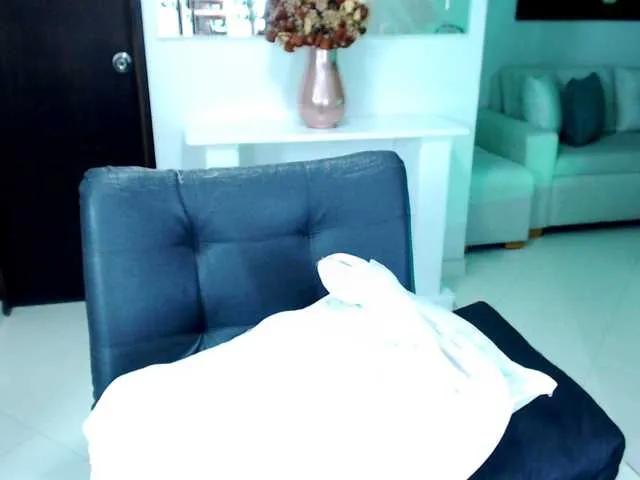 Freechat julietjohnson on BongaCams