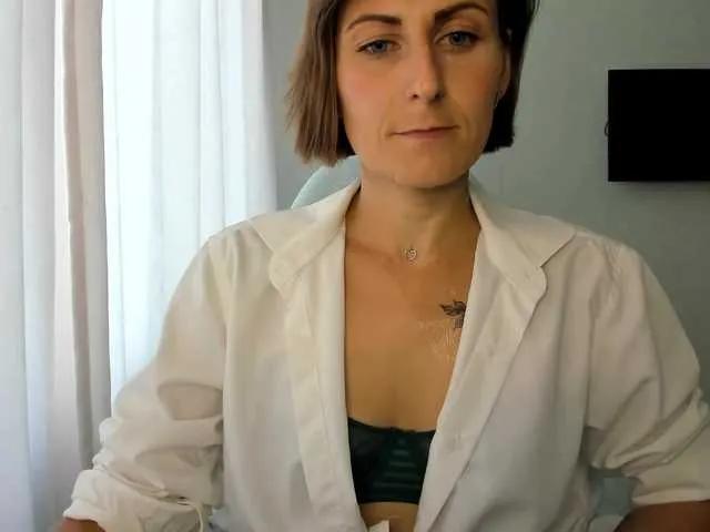 Offline Kiza9 on BongaCams