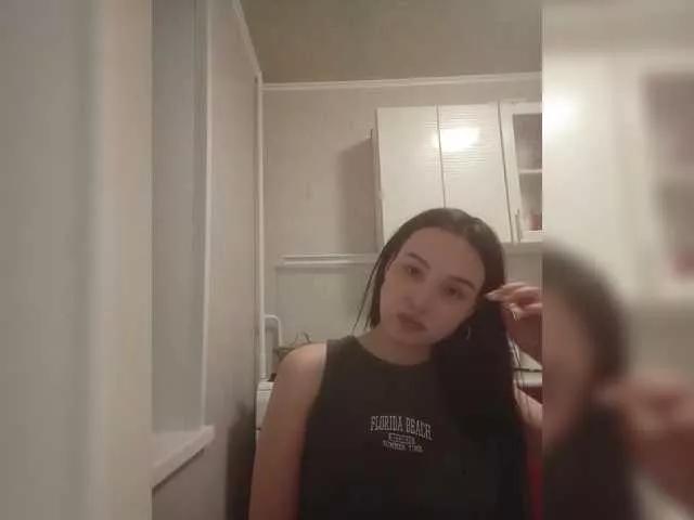 Offline KrisLove on BongaCams