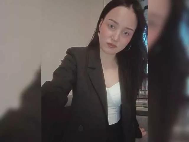 Offline KrisLove on BongaCams