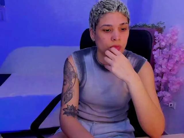 Freechat LauraR on BongaCams