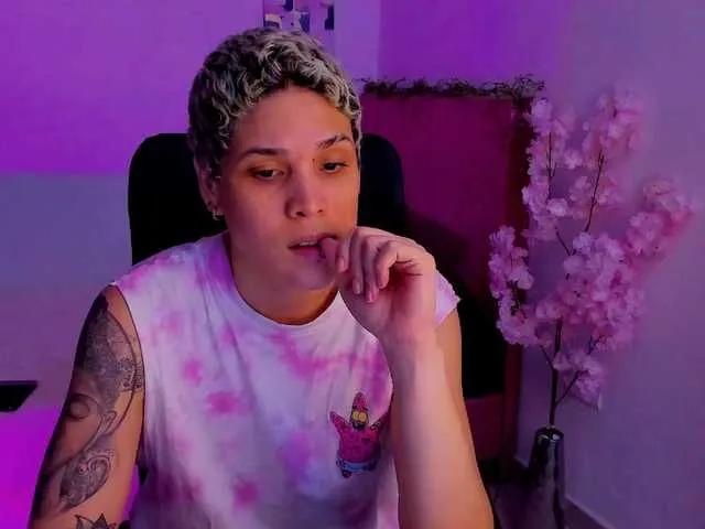 Freechat LauraR on BongaCams