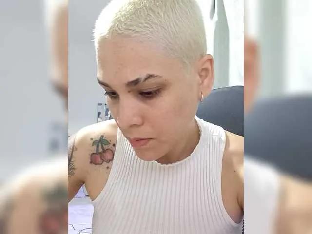 Freechat LauraR on BongaCams