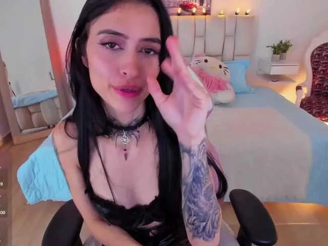 Offline Melanny-lopez-18 on BongaCams