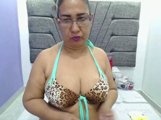 Freechat milfpleasure1 on BongaCams