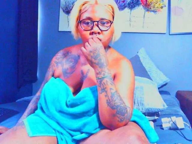 Freechat PearBlu38 on BongaCams