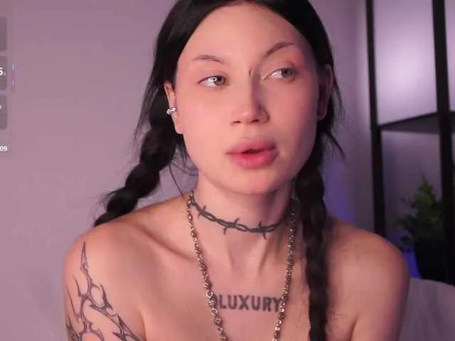 Offline PLUXURY- on BongaCams