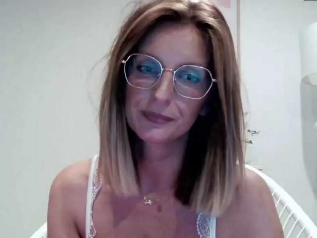 Offline RachellaFox on BongaCams