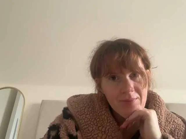 Offline REDHEADROSIE on BongaCams
