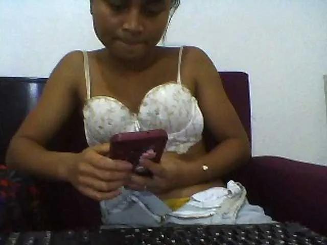 Freechat Reine2delice on BongaCams