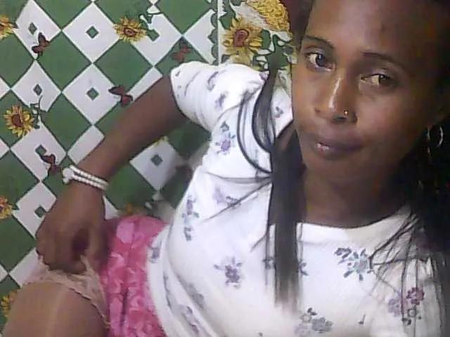 Freechat Reine2delice on BongaCams