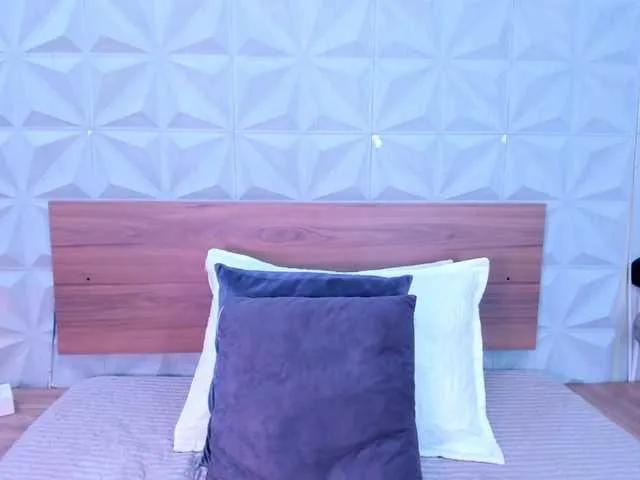 StaceyWhite — I love to know the fantasies of my users and try to make them come true, I love to feel the vibrations of my toy