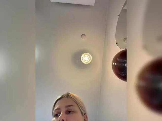 Offline VibroMashulkaDashulka on BongaCams