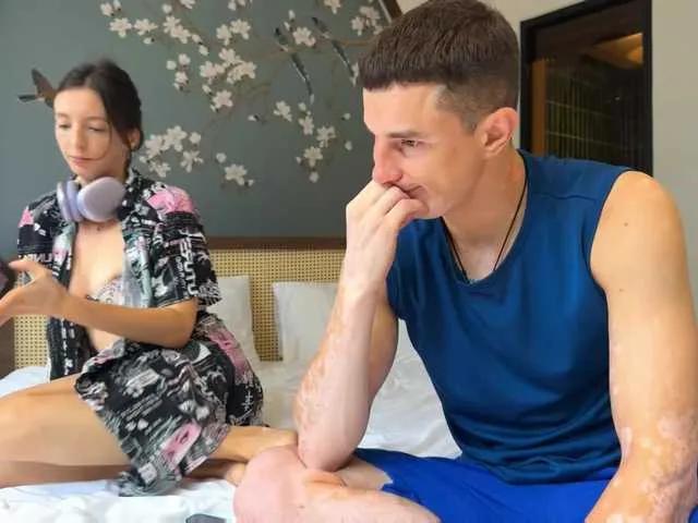 Freechat yummy-couple on BongaCams