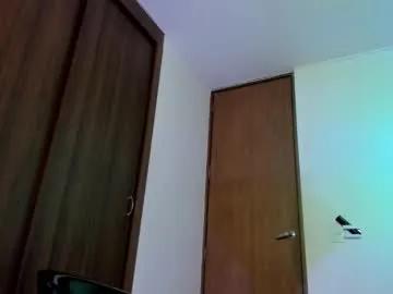 Freechat apriilpeach_ on Chaturbate