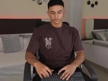 Freechat danteestone on Chaturbate