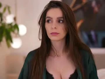 Freechat dovia on Chaturbate