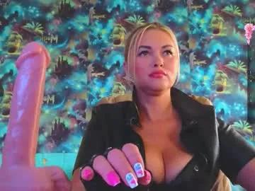 Freechat goddess_isabella11 on Chaturbate