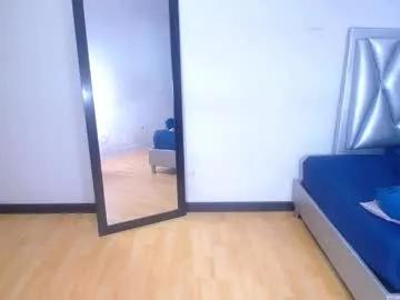 Freechat goldenn_ass1 on Chaturbate