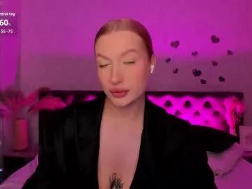 Freechat hollyylee on Chaturbate