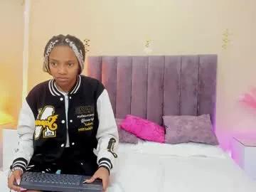 Group kiarasimons_ on Chaturbate