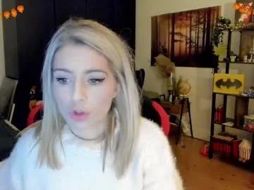 kimilee22 — Welcome <3 Tip if you like it - Goal: Last tipper gets 5 Videos #german #lovense #english #cozy #blonde #gamergirl [335 tokens left]
