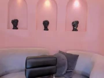 Freechat leahnovac on Chaturbate