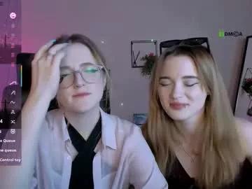 Away liana_kisses on Chaturbate
