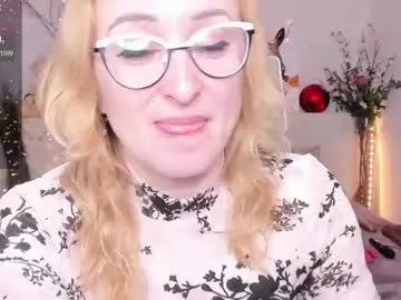 madissonkiss — #milf #pantyhose #c2c #stockings #squirt #smalltits