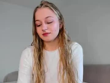 Freechat mia_meows on Chaturbate
