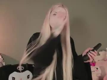 nicole_yo — suck fimgers with saliva [200 tokens left] #anal #feet #blonde #young #squirt