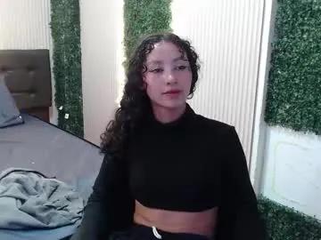 Freechat pettymoon on Chaturbate