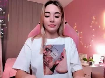 rosie_mac — GOAL: shake my ass [77 tokens remaining] make my heart beat faster   #daddysgirl #cute #german #daddy #natural