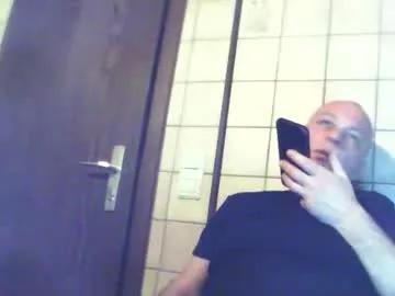 schnibschnab — welcome , have fun :) lets play with fantasy