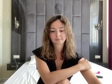 Group smiling_riddle on Chaturbate