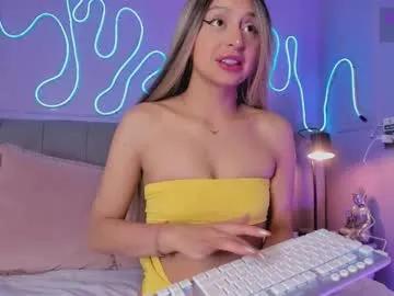 Freechat sofly_s on Chaturbate