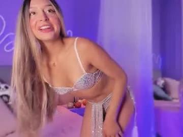 Freechat sofly_s on Chaturbate