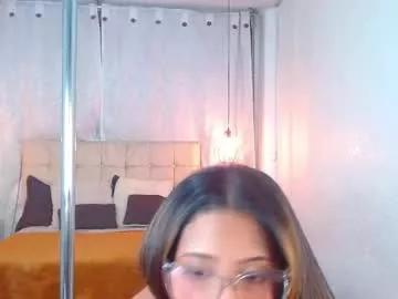Away vicky_bass on Chaturbate