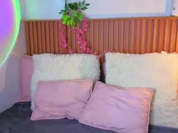 Away vicky_bass on Chaturbate